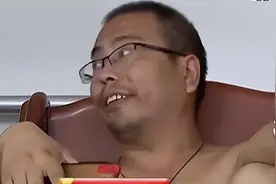 河北38岁男子啃老，吃喝拉撒都由父母伺候，岂料拆迁后竟获8000万图片