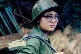 护士请探亲假超时未归，陆军医院给她记大过，为何部队却记一等功图片