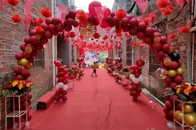 山东人远赴厦门吃席，随礼2000落座，看到酒席直言：能住两天吗图片