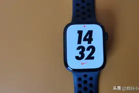 Nike款Apple Watch S7开箱，充电方式非常奇葩图片
