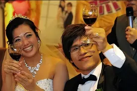 连体兄弟44年前成功分割，弟弟迎娶交往11年的女友，哥哥英年早逝图片