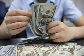 中国还在抛美债换黄金，美国议员提议先还中国的钱，耶伦为何拒绝图片