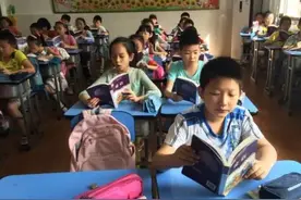 教育部调整中小学生到校时间，学生们可以睡懒觉了，家长却发愁图片