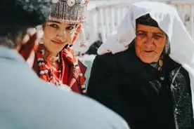 中国唯一的纯血统白种人，从不与外族通婚，颜值一代比一代高图片