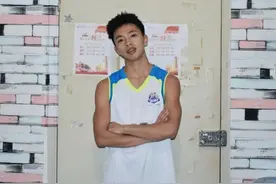 那个摆摊的篮球少年，毕业了图片