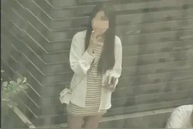 这么漂亮的女生居然吸烟？为什么越来越多的女性开始吸烟了图片