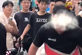 顺丰纯爱战士后续：女友身份曝光，网友：黑衣男不断挑衅想碰瓷？图片