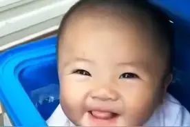 3年前，安徽小伙带6个月女儿送外卖，爆红后登上央视，如今怎样？图片