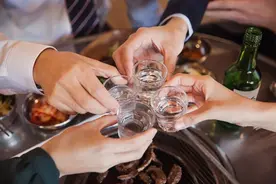 好酒一定很贵？超市5款“平价酒”，好喝不贵，喝过2款就算识货图片