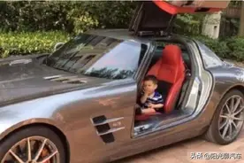 开200万保时捷接孩子被骂炫富，家长哭笑：没有更便宜的车图片