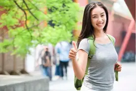大学生洗头发时被占便宜，店长却说这是正常举动，大家评评理图片