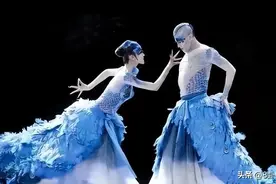 杨丽萍舞伴从39楼跳下，年仅44岁！杨丽萍发文天堂再舞《雀之恋》图片