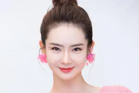 曝戚薇承认双性恋！前女友对其念念不忘，用她名字为亲生女儿取名图片