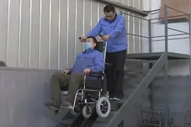 北京一男子造爬楼神器，无需电梯轻松上楼，堪称老人残疾人的福音图片