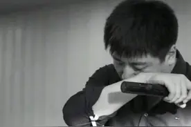 张雪峰，危图片