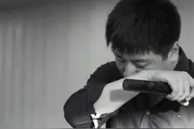 张雪峰，危图片