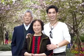 北大才子顾颐，将70岁癌症晚期父亲骗出国，88天后却“奇迹重生”图片