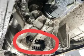 理想后驱动桥又爆了，这次不在成佛坡图片