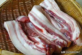 五花肉，要分清“下五花”和“上五花”，价格差不多，区别可不小图片