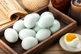 端午将至，教你3步做金黄流油的咸鸭蛋，比粽子还好吃图片