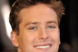 劈腿、嗑药、有食人癖，好莱坞巨星沦为打工仔：德不配位必然凉凉图片