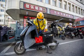 便利店、夫妻店上外卖背后：新生意、新人情图片