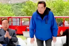 曝梦鸽带李天一移民美国，84岁李双江退休金3万，疯狂接商演赚钱图片