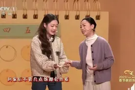 《是妈妈是女儿》春晚一首歌打动千万人，“妈妈”是最动听的呼喊图片