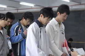 公务员面试：考官打分真的会凭感觉给分吗？老杨肯定告诉你真的会图片