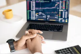 “炒图”可日入过万，年轻人真的信了？图片