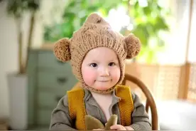 爱笑的孩子通常很聪明，这是有科学依据的！8种高智商宝宝大盘点图片