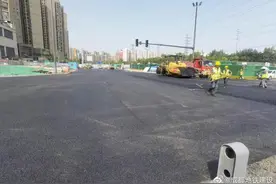 #成都地铁建设动态# 13号线一期龙安站部分道路还道于民图片