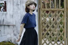 黑色半裙搭配这4种鞋子，不仅显温柔，还好看图片