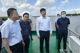 哈尔滨市道里区委书记董继文，区委副书记、区政府区长周传龙带队开展巡河巡田巡林工作图片