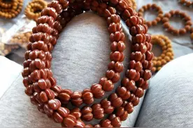 把山楂核制作成文玩手串没那么容易，这3个步骤，一步都不能错！图片