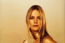 18岁红遍全球，40岁+美得睿智优雅，她的人生太传奇图片