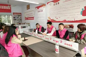 家庭角色互换扮演，促进家庭幸福美满图片