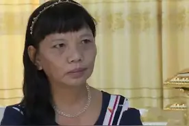 58岁大妈下嫁32岁流浪汉，结婚三个月便闹离婚，大妈：他嫌我老图片