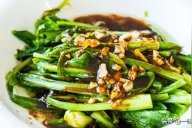 油麦菜不要炒才好吃，教你在家做蚝油油麦菜，清脆爽口，简单好学图片