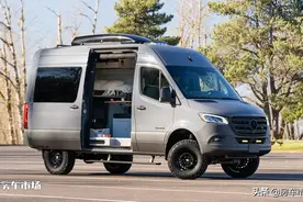 奔驰斯宾特房车内装特别版，专为狗狗们打造的宠物之家图片