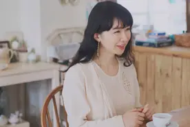 49独居女士的中年日常：有点小钱，有间小房，养花养猫，烹茶煮饭图片