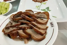 北京烤鸭，让京城鸭香飘得更远图片