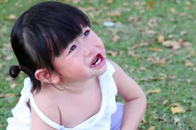 小苏丽案：三岁遭缝嘴，五岁被虐死，生母出狱竟挖坟：都怪你图片