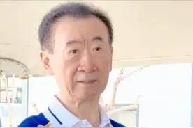 再添新债！卖完80个万达广场还不算完，71岁王健林被逼到绝路边缘图片