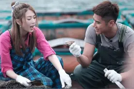 35岁男星宣布订婚！假借钓墨鱼之名骗女友上船求婚，对方感动答应图片