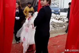 2019年成都“最美袖珍女”结婚，32岁长得像10岁，婚后过的怎样？图片