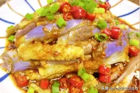 凉拌茄子的家常做法，蒜香味浓郁，营养丰富，大人小孩都爱吃图片