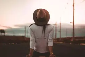 43岁三婚带俩娃女博士征婚令人惊叹：年收入100万以上，彩礼120万图片