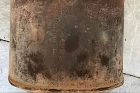 二手车的三元催化图片