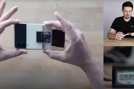 三星折叠手机耐用吗？测评居然比官方还强1倍图片